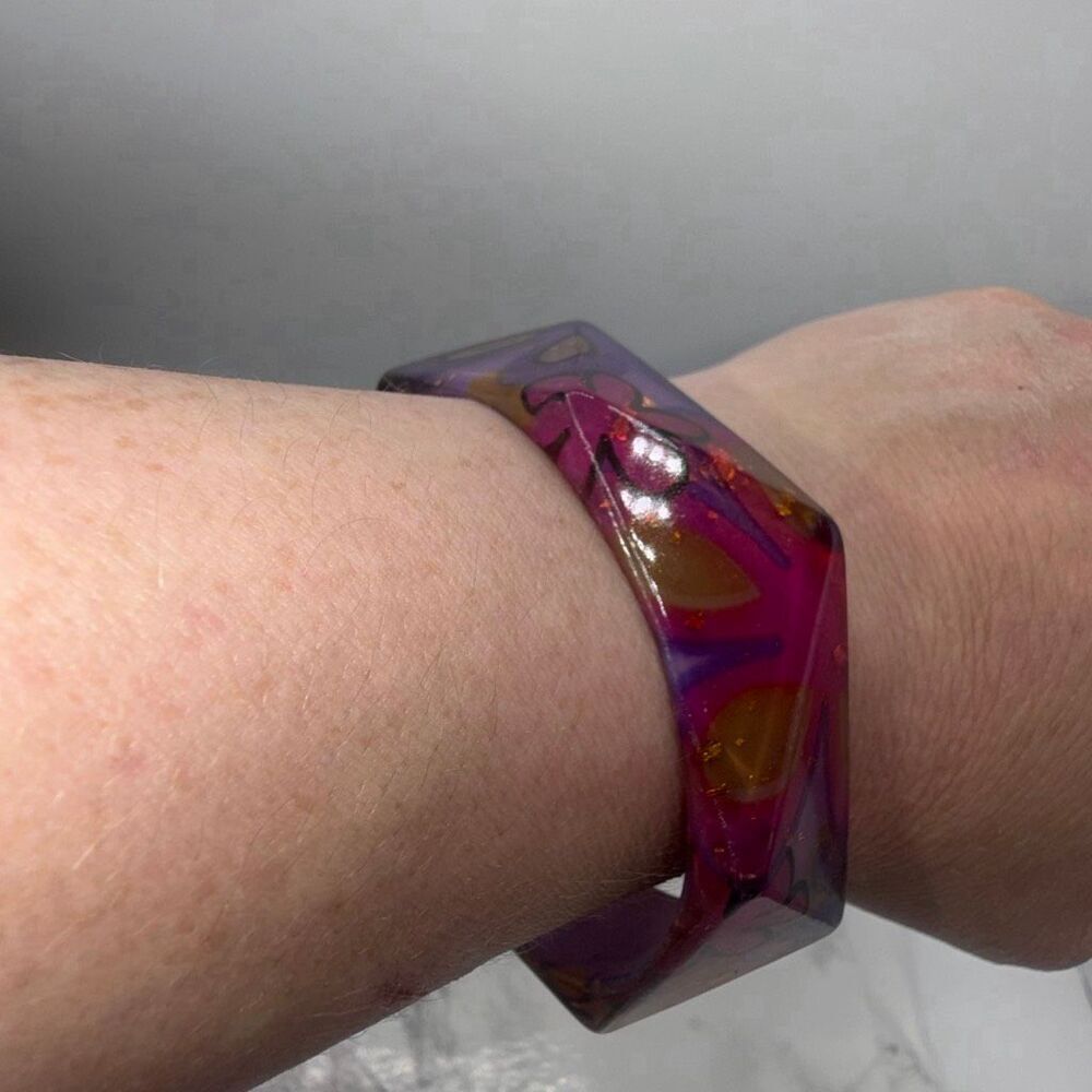 VINTAGE Floral Lucite Bangle Bracelet